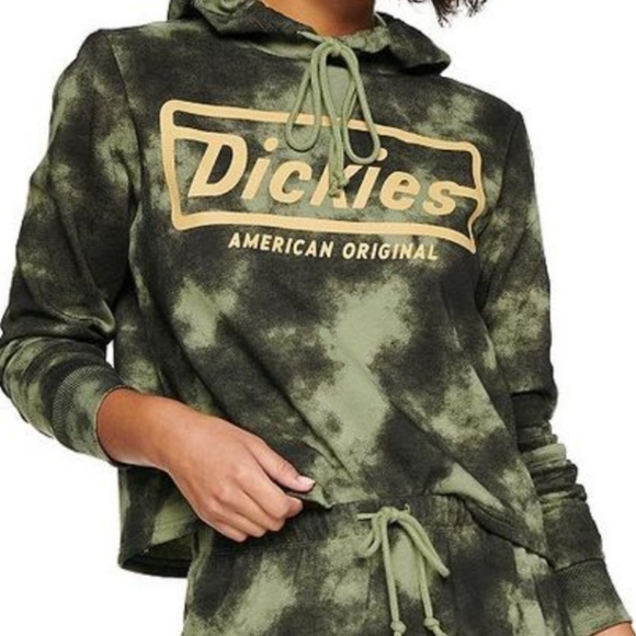 Dickies Tops - Dickies green camouflage cropped hoodie